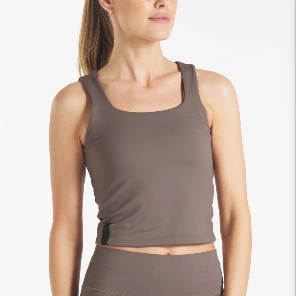 NWT UNRL Women's performa fitted tank dark taupe Tank Top size Large New In Bag